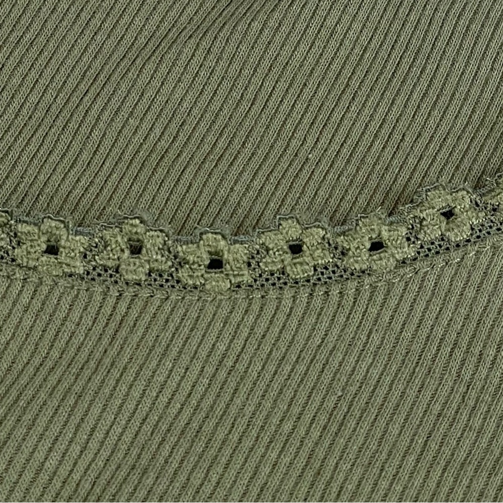 ACTIVE USA • Olive Green Floral Lace-Trimmed Ribbed Short Sleeve Tee, M - Picture 10 of 13